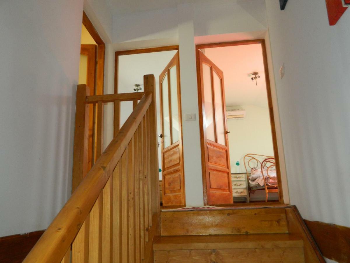 테기르기올 Casa Ligia 아파트 외부 사진